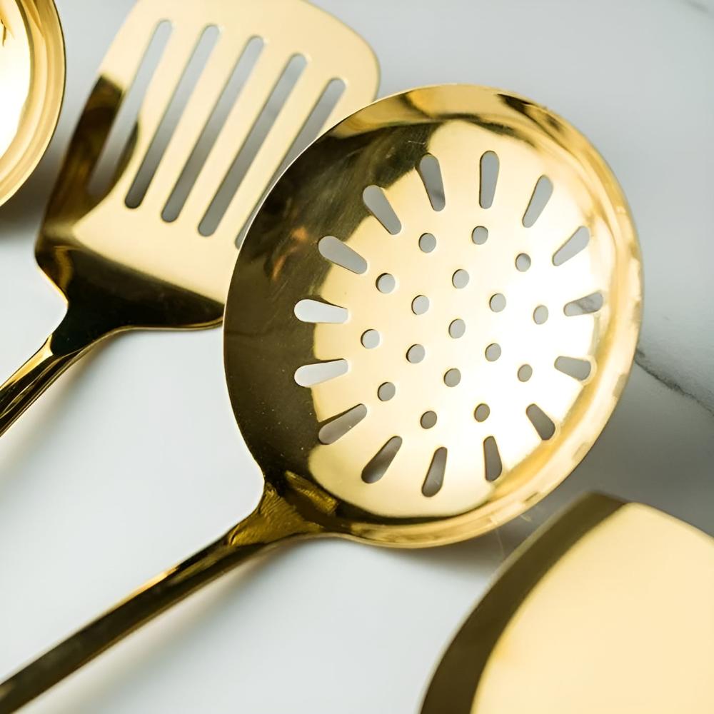 Goldenes Edelstahl-Besteckset