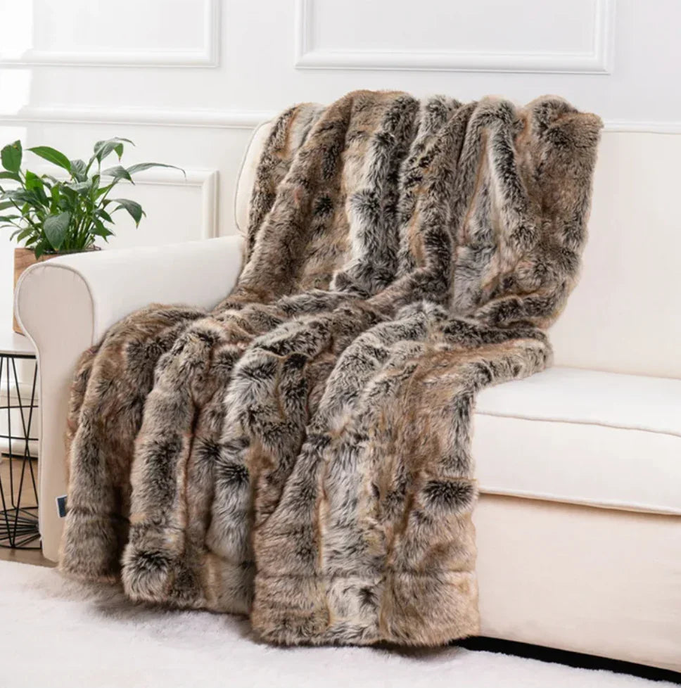 Faux-Fur-Wurfdecke - Weiches Nerz - Dekoratives Design