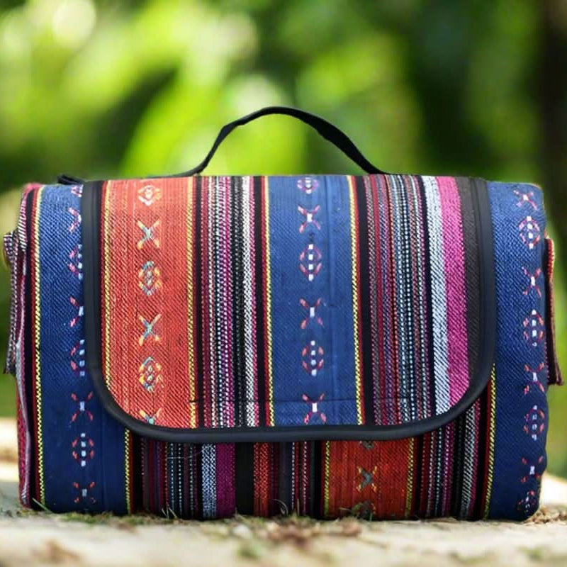 OUTDOORBLANKET – Wasserdichte Picknickdecke mit Ethno-Design für Camping und Ausflüge