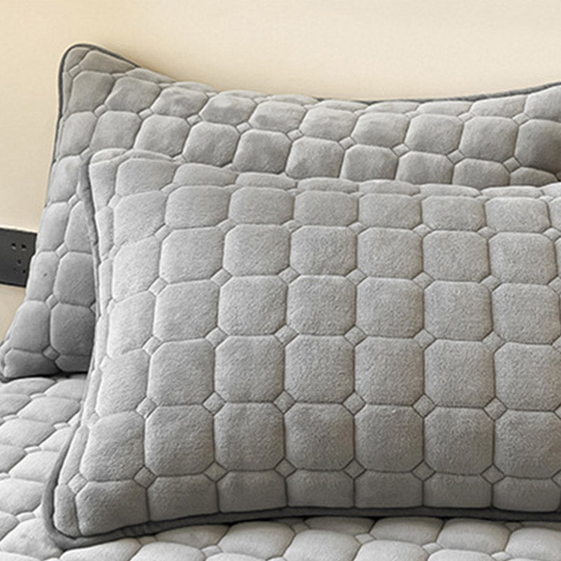 ComfiSquare - Weiche Tagesdecke im modernen Stil mit quadratischer Textur