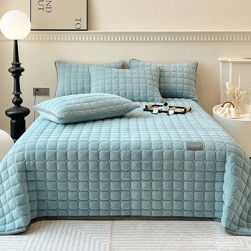ComfiSquare - Weiche Tagesdecke im modernen Stil mit quadratischer Textur