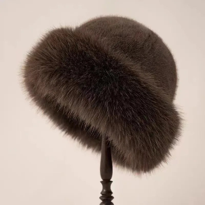 Furla – Stilvolle Damen Winter-Pelzmütze für warme
