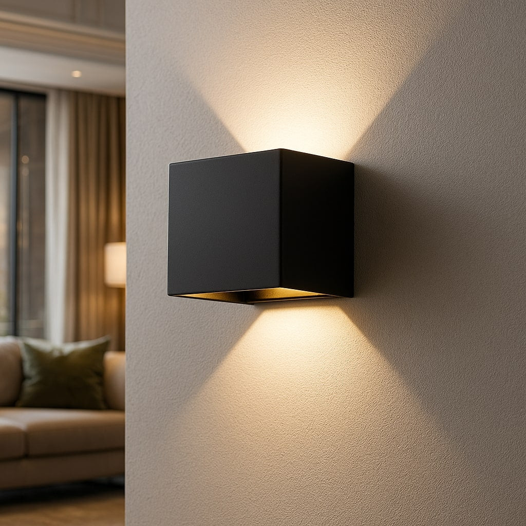 Kabellose Wandlampe für Innen und Außen | LED-Wandlampe mit Batterie und Sensor in Schwarz und Weiß